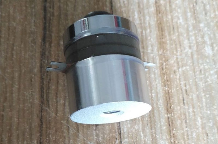 振動(dòng)傳感器 工業(yè)振動(dòng)傳感器的優(yōu)勢是什么,該如何選擇?(圖1)